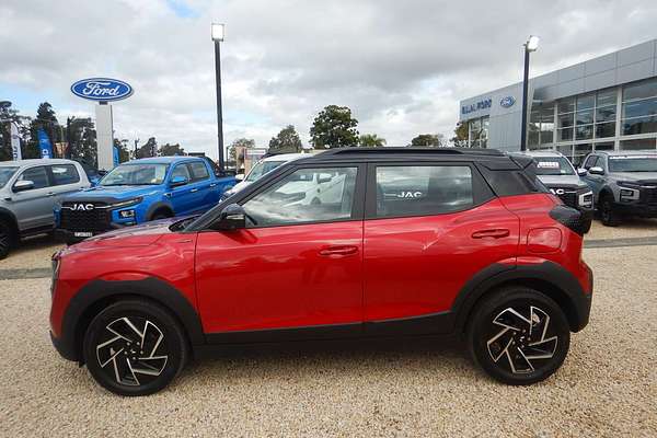 2025 Mahindra XUV3XO AX7L