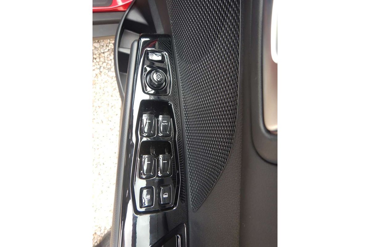 2025 Mahindra XUV3XO AX7L