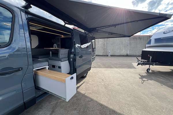 2025 Renault Trafic Premium, Road Yacht Free Camp