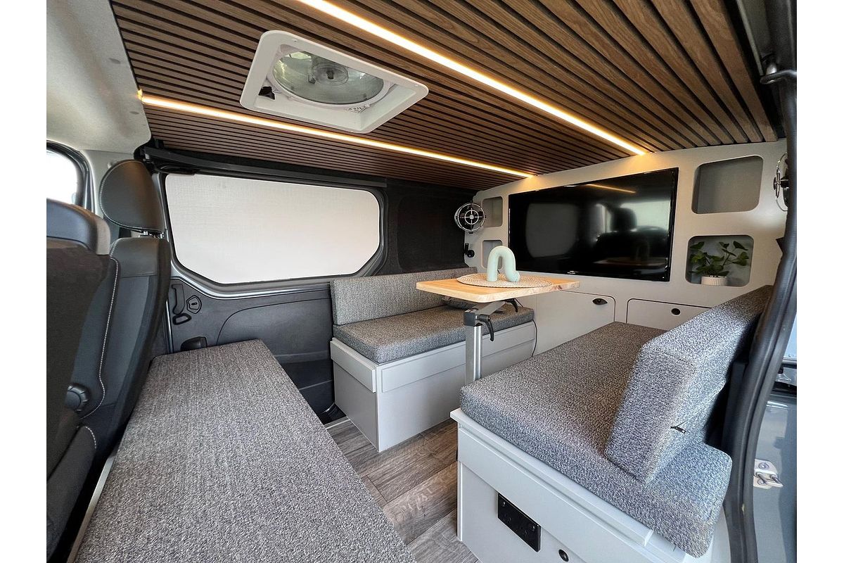 2025 Renault Trafic Premium, Road Yacht Free Camp