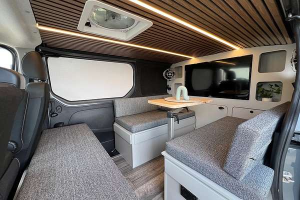 2025 Renault Trafic Premium, Road Yacht Free Camp