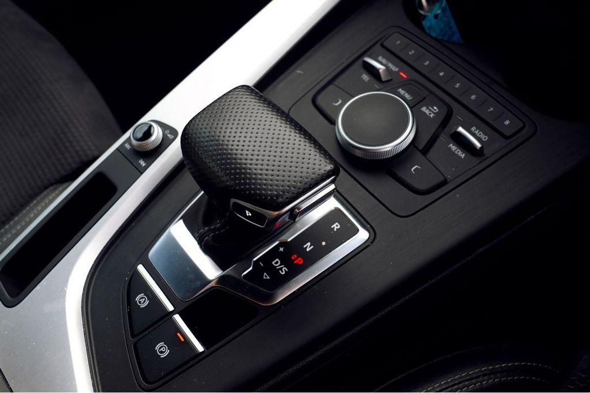 2018 Audi A4 40 TFSI S line B9