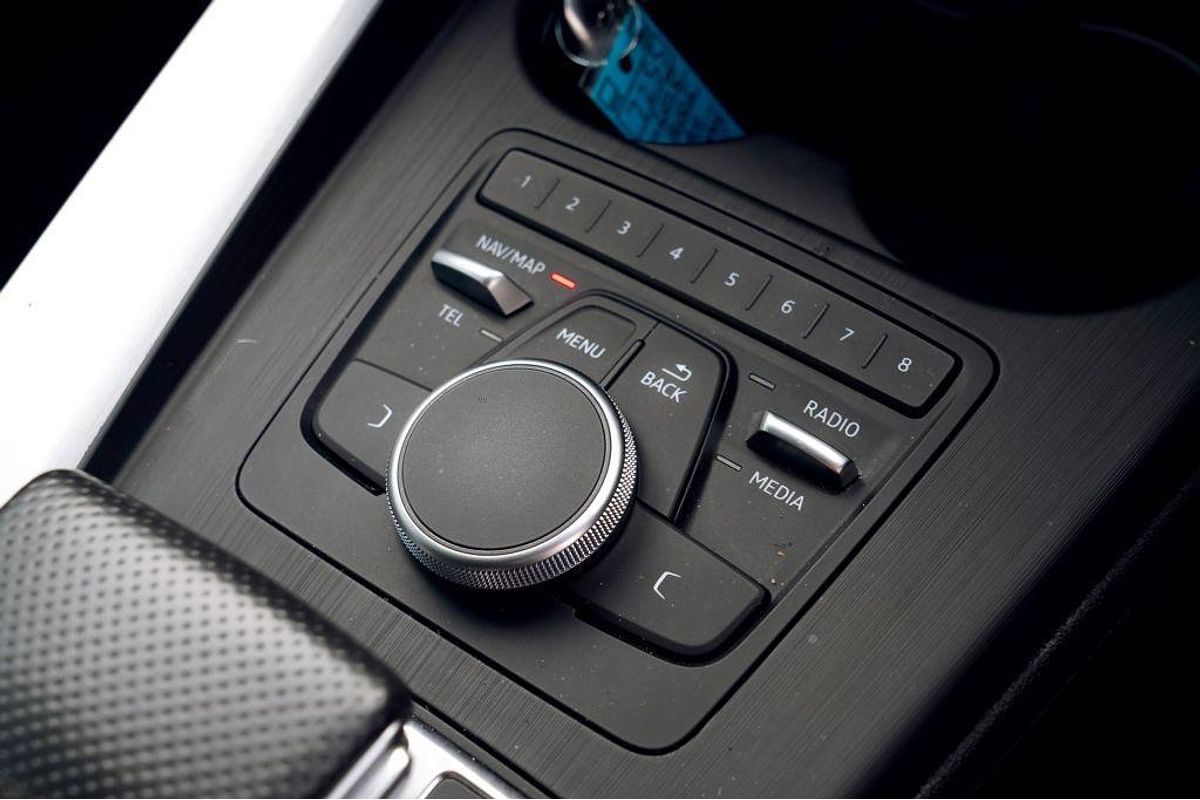 2018 Audi A4 40 TFSI S line B9