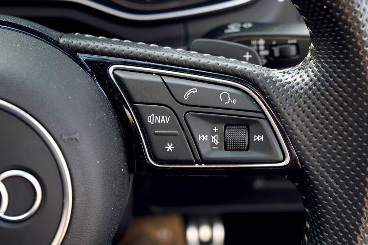 2018 Audi A4 40 TFSI S line B9