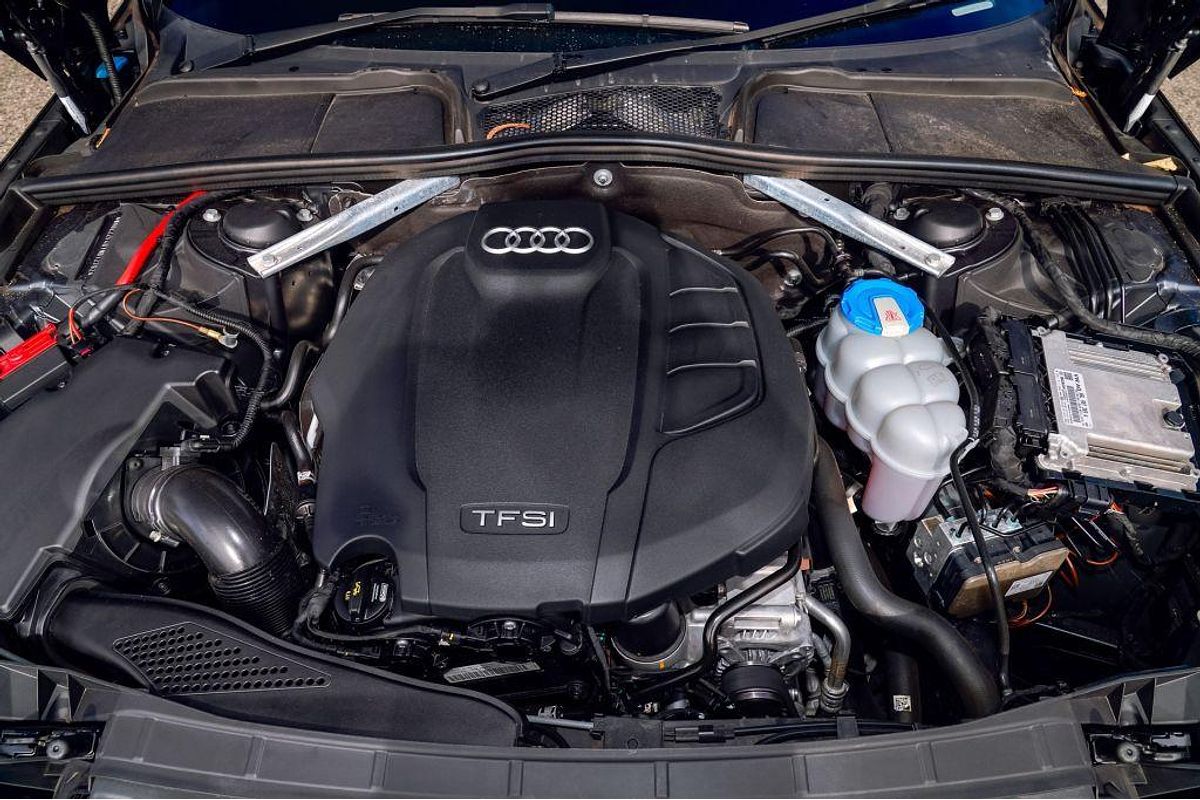 2018 Audi A4 40 TFSI S line B9