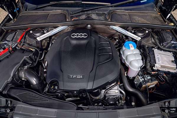 2018 Audi A4 40 TFSI S line B9