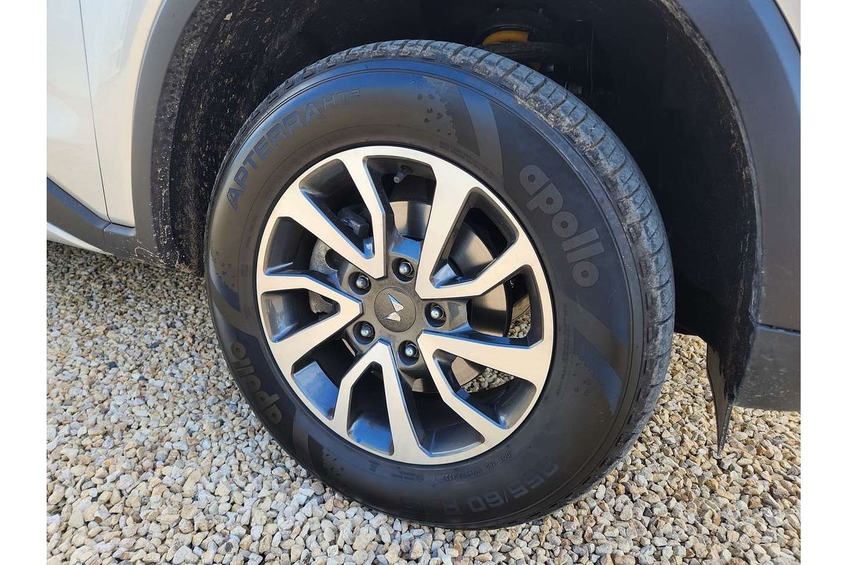 2023 Mahindra Scorpio Z8