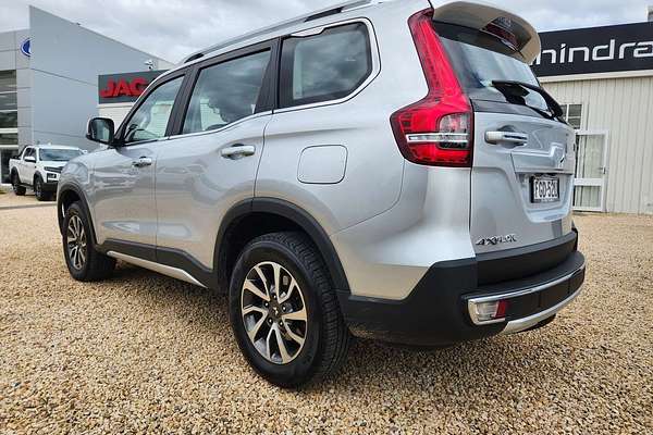 2023 Mahindra Scorpio Z8