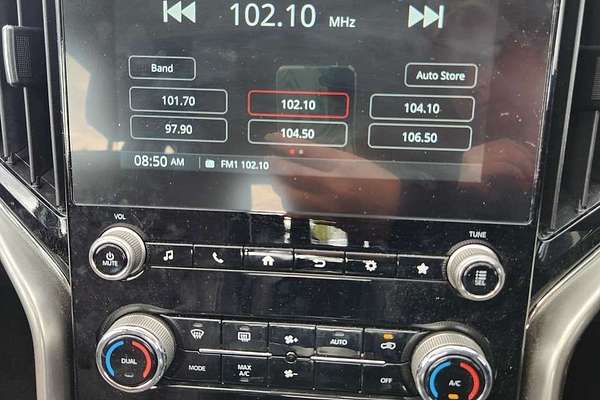 2023 Mahindra Scorpio Z8