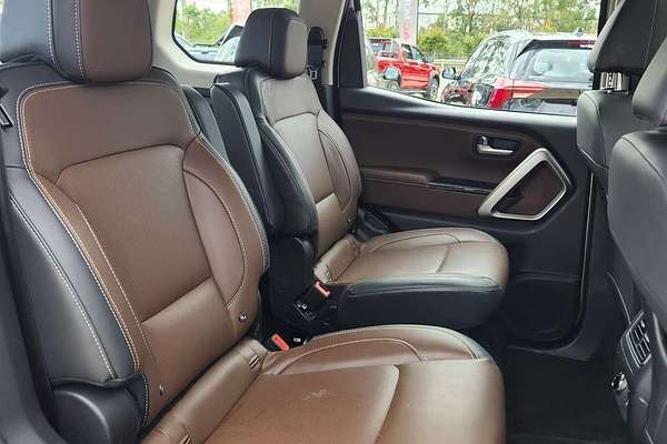 2023 Mahindra Scorpio Z8