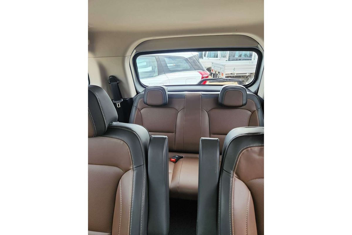 2023 Mahindra Scorpio Z8