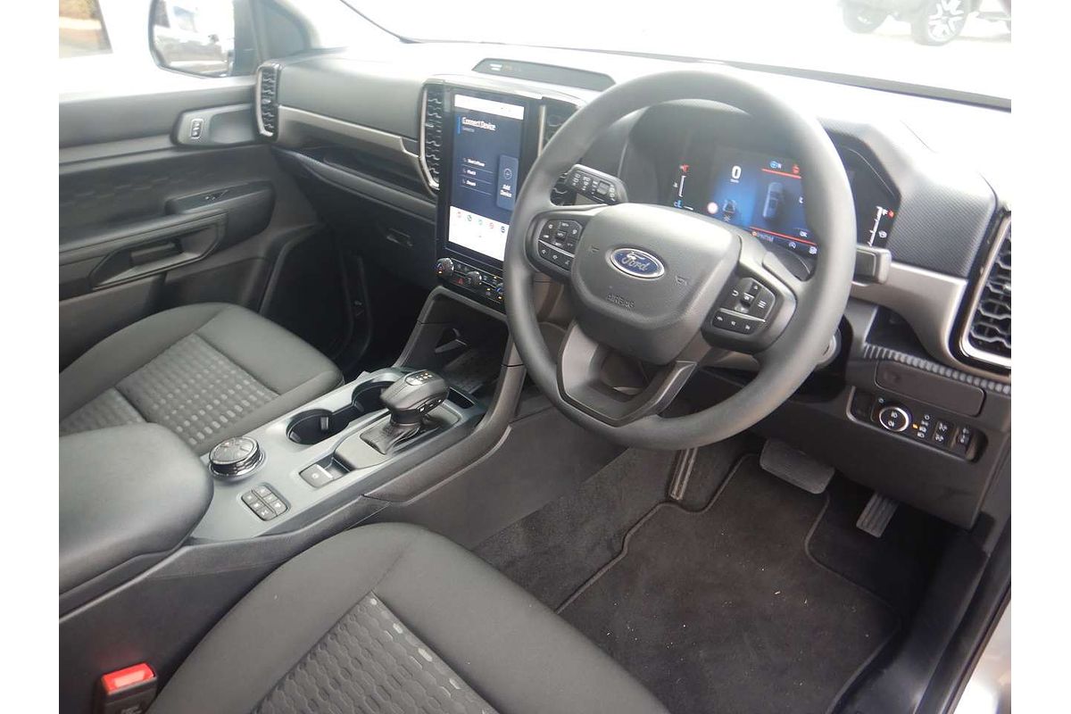 2023 Ford Everest Ambiente 2.0L