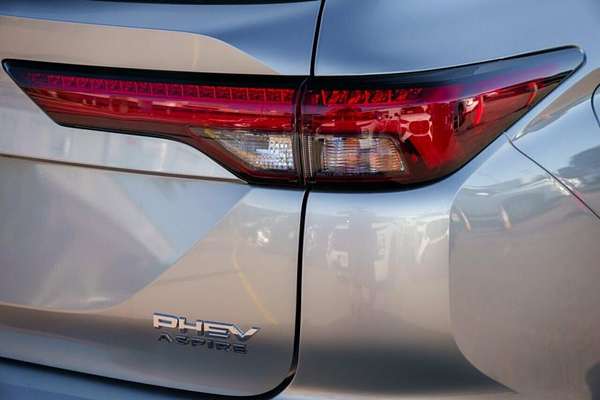 2025 Mitsubishi Outlander PHEV Aspire ZM