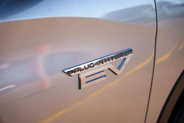 2025 Mitsubishi Outlander PHEV Aspire ZM