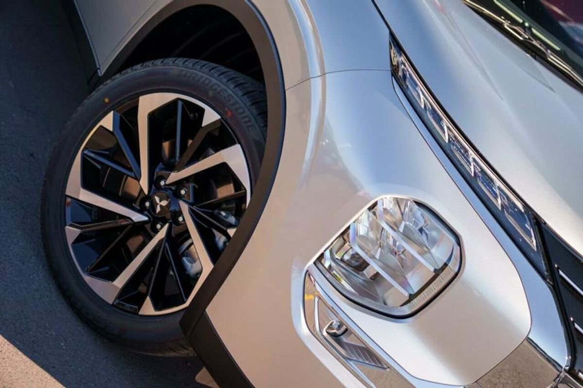 2025 Mitsubishi Outlander PHEV Aspire ZM