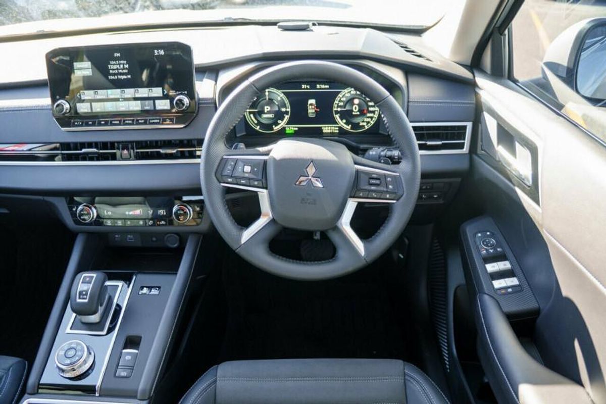 2025 Mitsubishi Outlander PHEV Aspire ZM