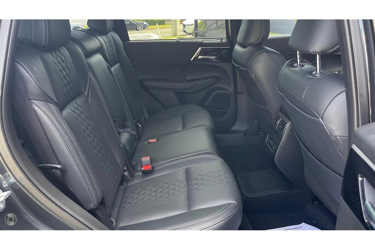 2024 Mitsubishi Outlander PHEV GSR ZM