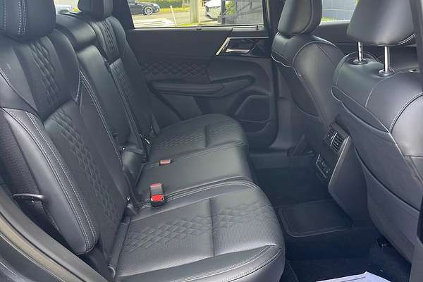 2024 Mitsubishi Outlander PHEV GSR ZM