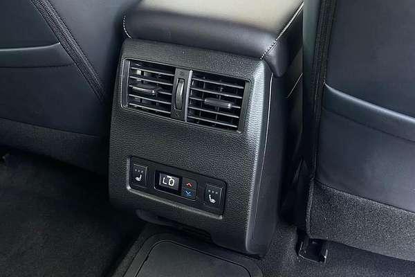 2024 Mitsubishi Outlander PHEV GSR ZM