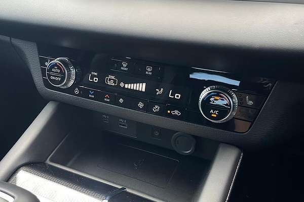 2024 Mitsubishi Outlander PHEV GSR ZM