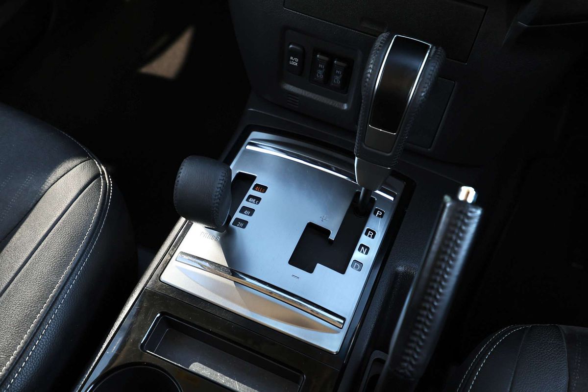 2016 Mitsubishi Pajero GLS NX
