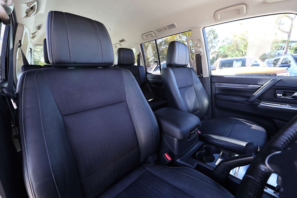 2016 Mitsubishi Pajero GLS NX