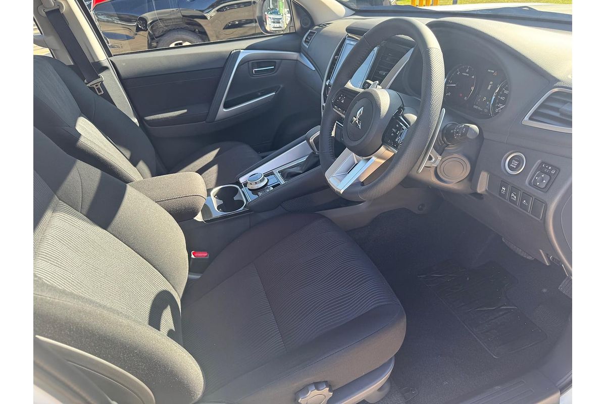 2025 Mitsubishi Pajero Sport GLX QG