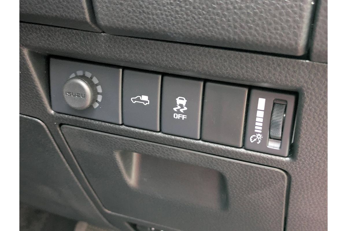 2025 Isuzu D-MAX X-TERRAIN 4X4