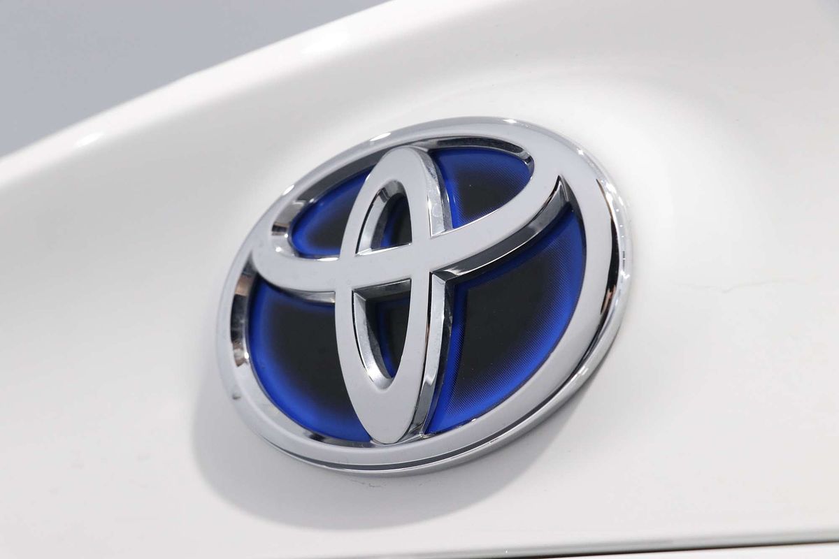 2021 Toyota Camry Ascent AXVH70R