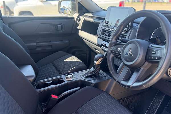 2024 Mitsubishi Triton GLX MV 4X4
