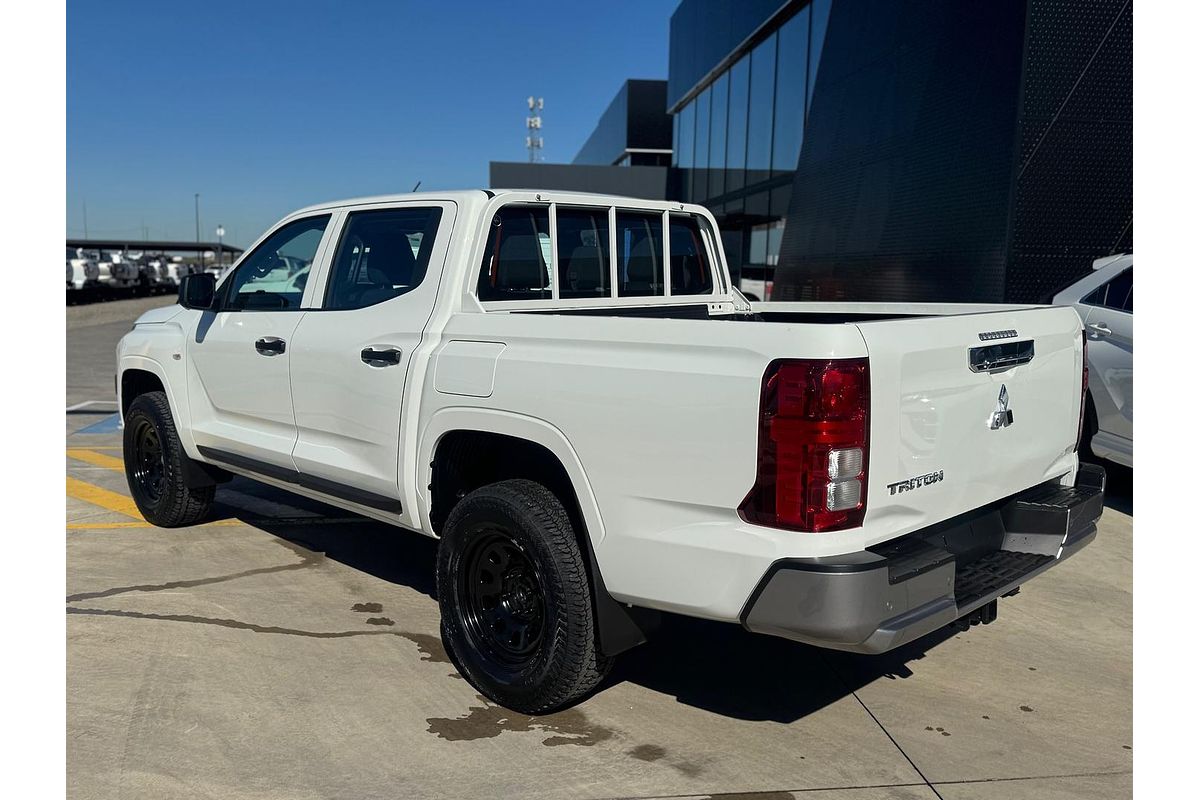 2024 Mitsubishi Triton GLX MV 4X4