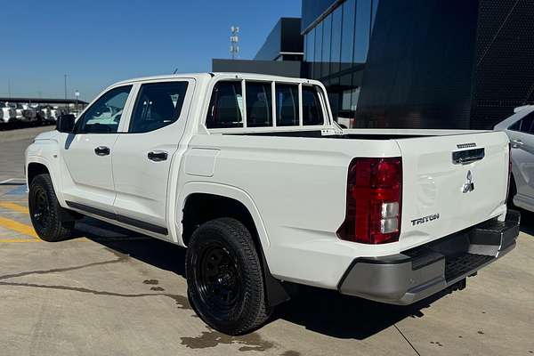 2024 Mitsubishi Triton GLX MV 4X4