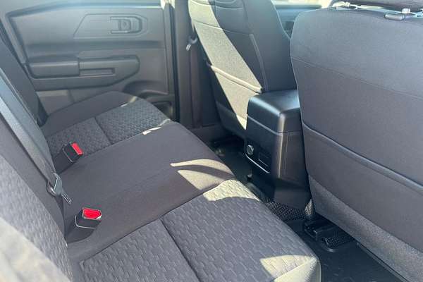 2024 Mitsubishi Triton GLX MV 4X4
