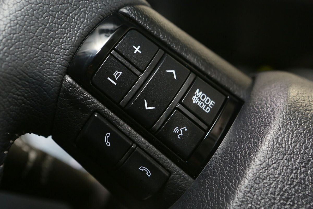 2025 Toyota Hilux SR5 48V GUN126R 4X4