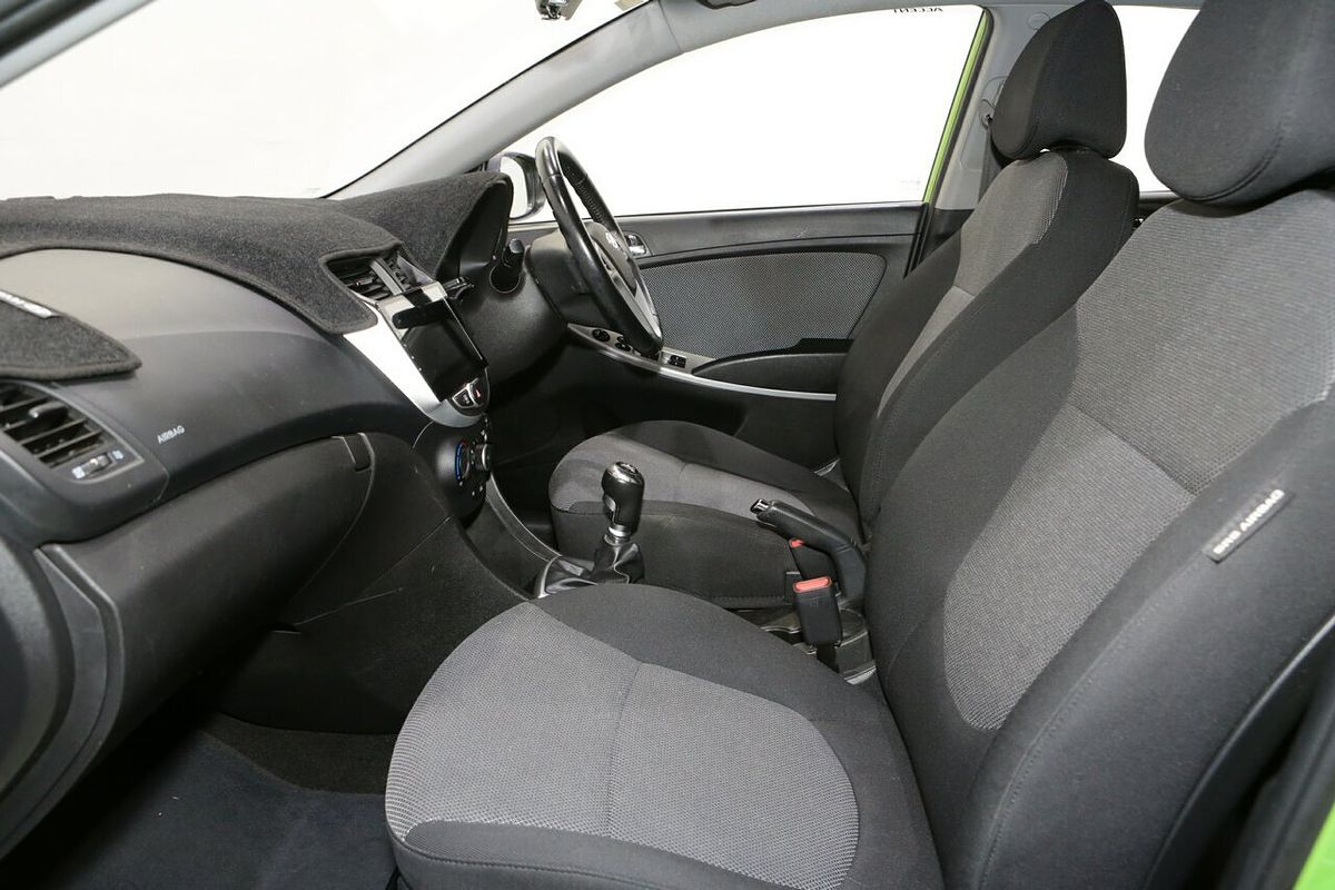 2013 Hyundai Accent Active RB2