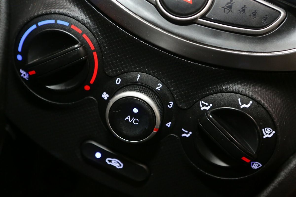 2013 Hyundai Accent Active RB2