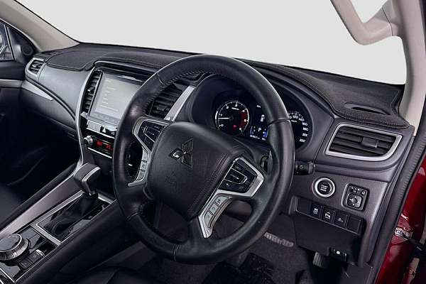 2020 Mitsubishi Pajero GLS NX