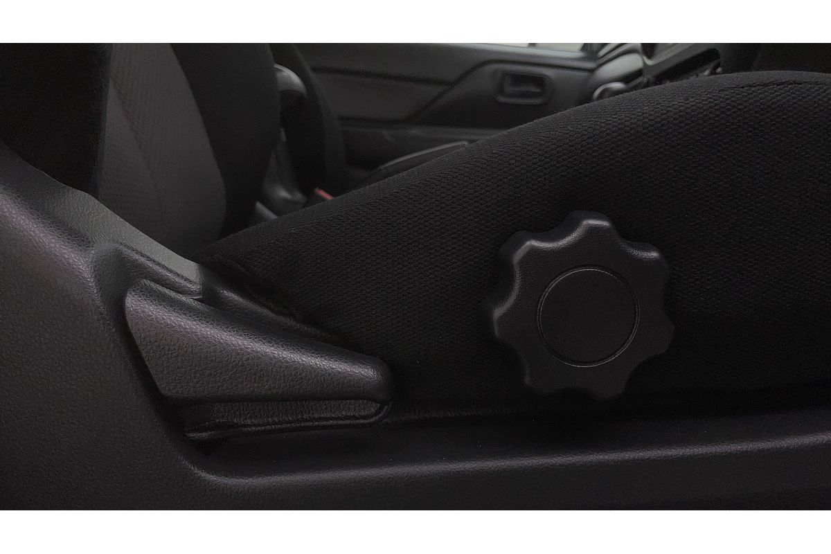 2021 Mitsubishi Triton GLX MR 4X4