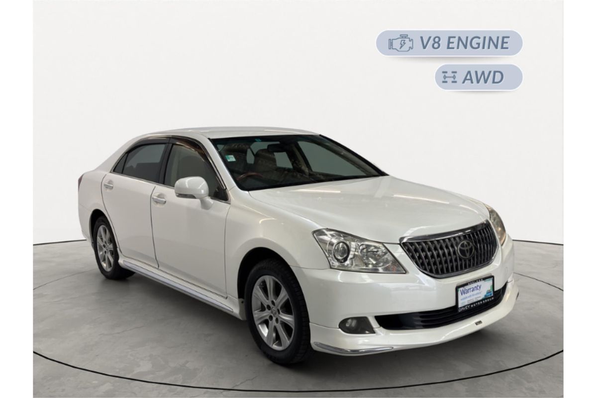 2013 Toyota Crown Majesta G URS206