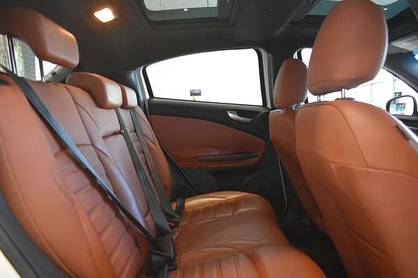 2015 Alfa Romeo Giulietta Distinctive Series 1