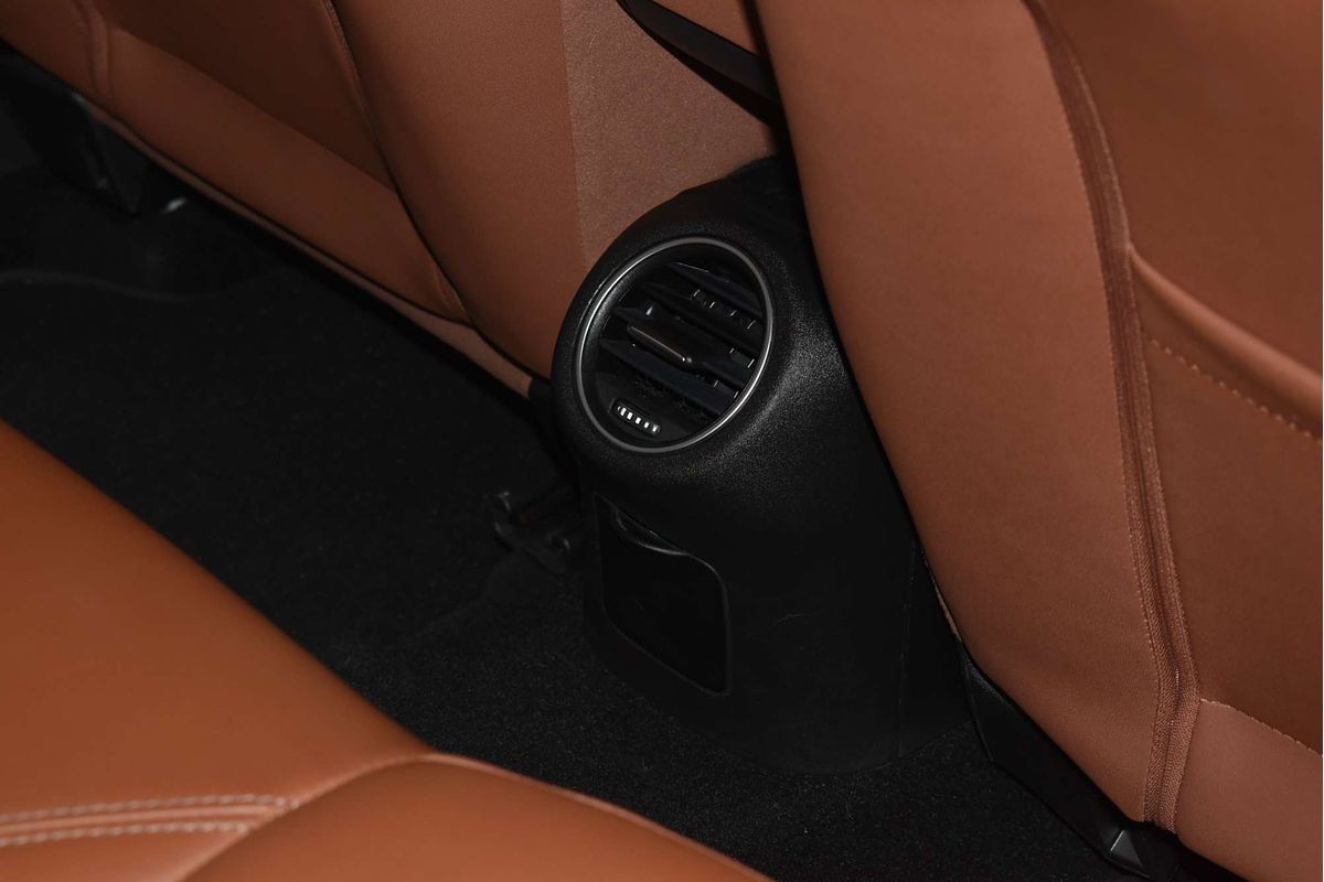 2015 Alfa Romeo Giulietta Distinctive Series 1