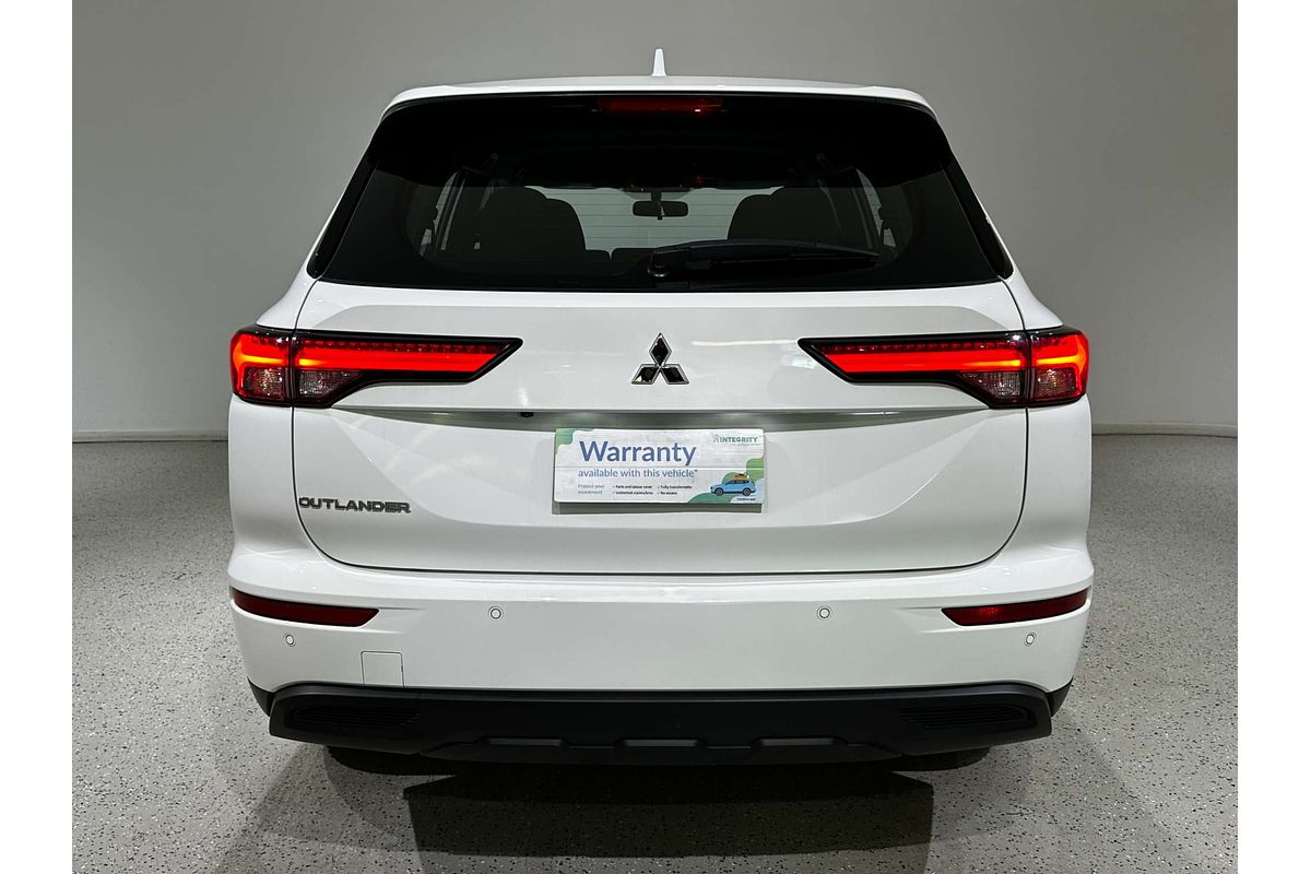 2023 Mitsubishi Outlander ES ZM