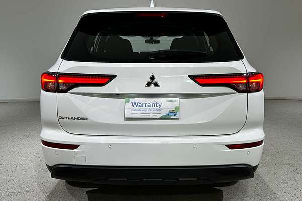 2023 Mitsubishi Outlander ES ZM