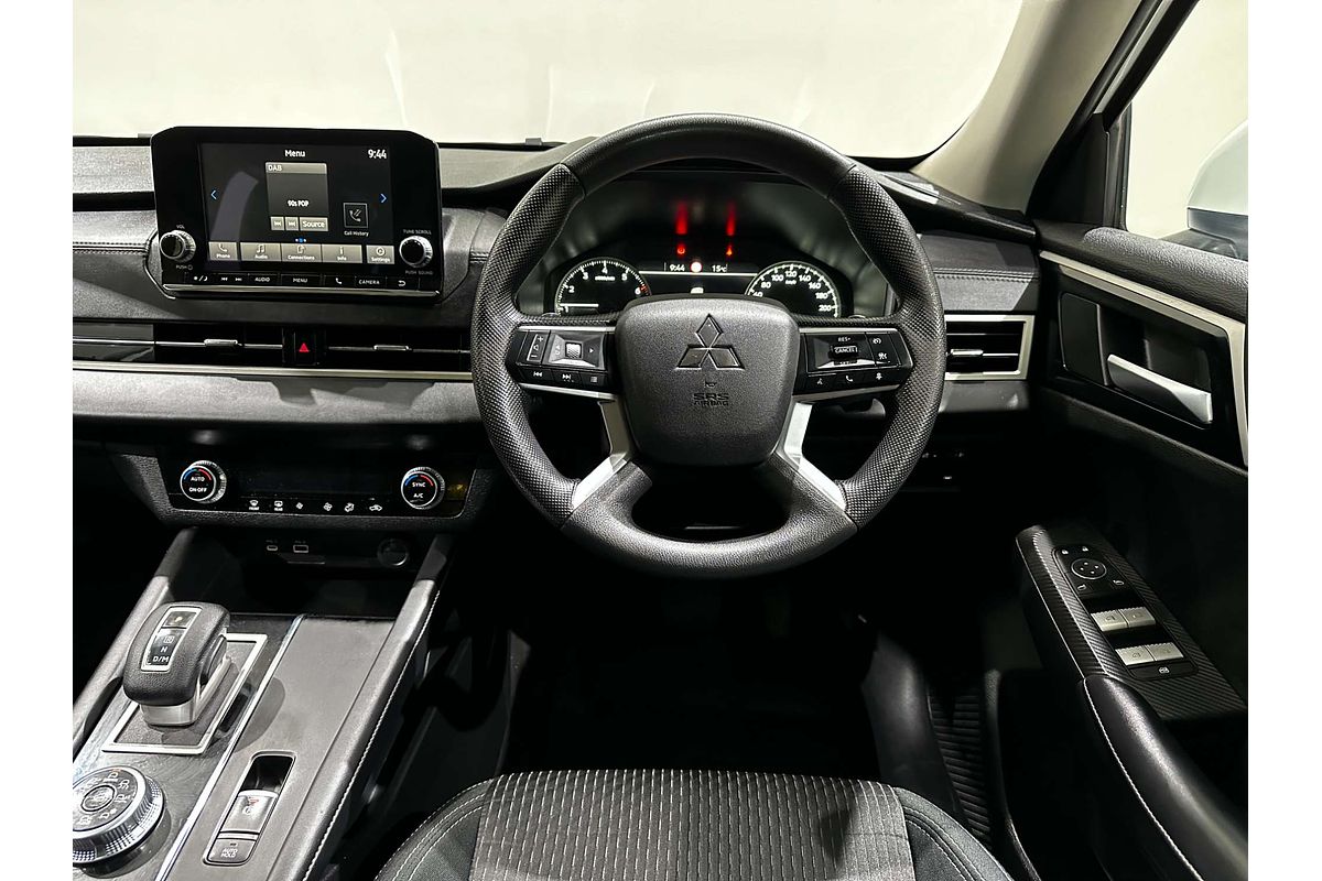 2023 Mitsubishi Outlander ES ZM