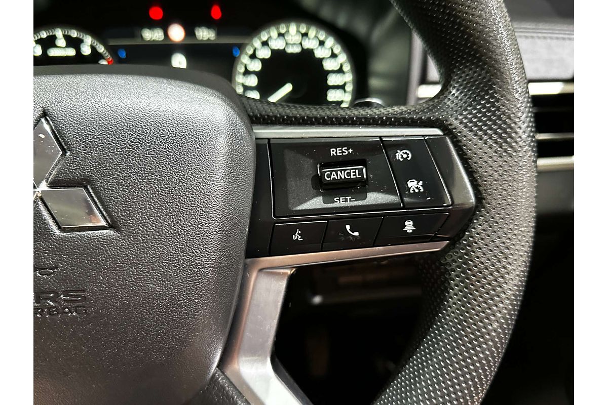 2023 Mitsubishi Outlander ES ZM