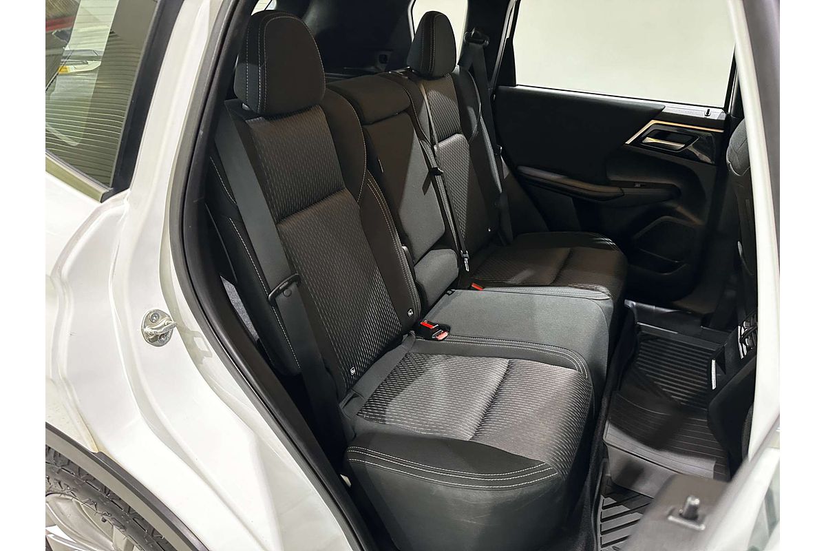 2023 Mitsubishi Outlander ES ZM