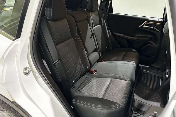 2023 Mitsubishi Outlander ES ZM
