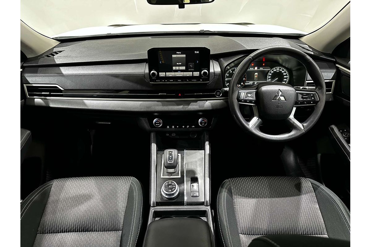 2023 Mitsubishi Outlander ES ZM