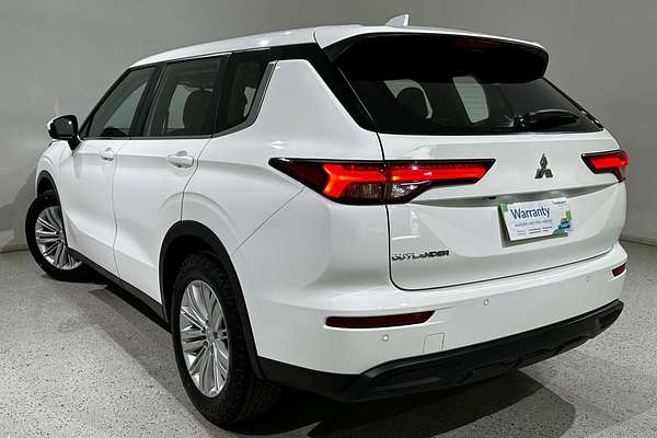 2023 Mitsubishi Outlander ES ZM