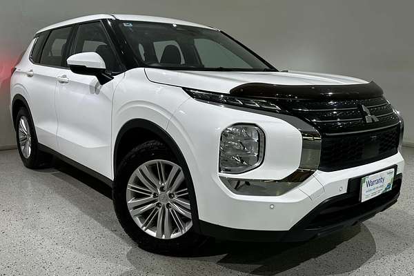 2023 Mitsubishi Outlander ES ZM